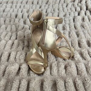 NEW Vince Camuto Gold Strappy Heels Ankle Strap Sandals Size 7